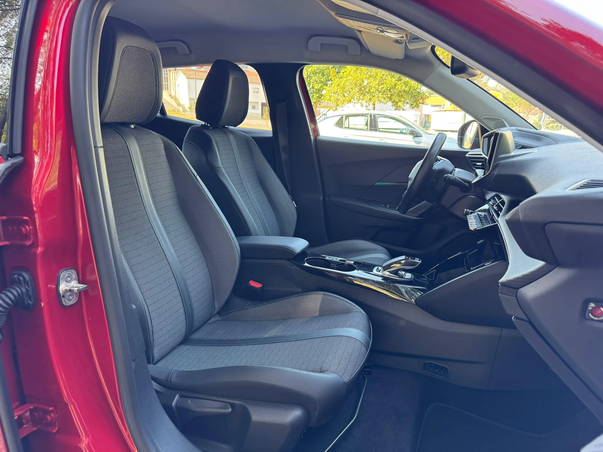 imgi_28_API_NCAUTO_17561410770570-0