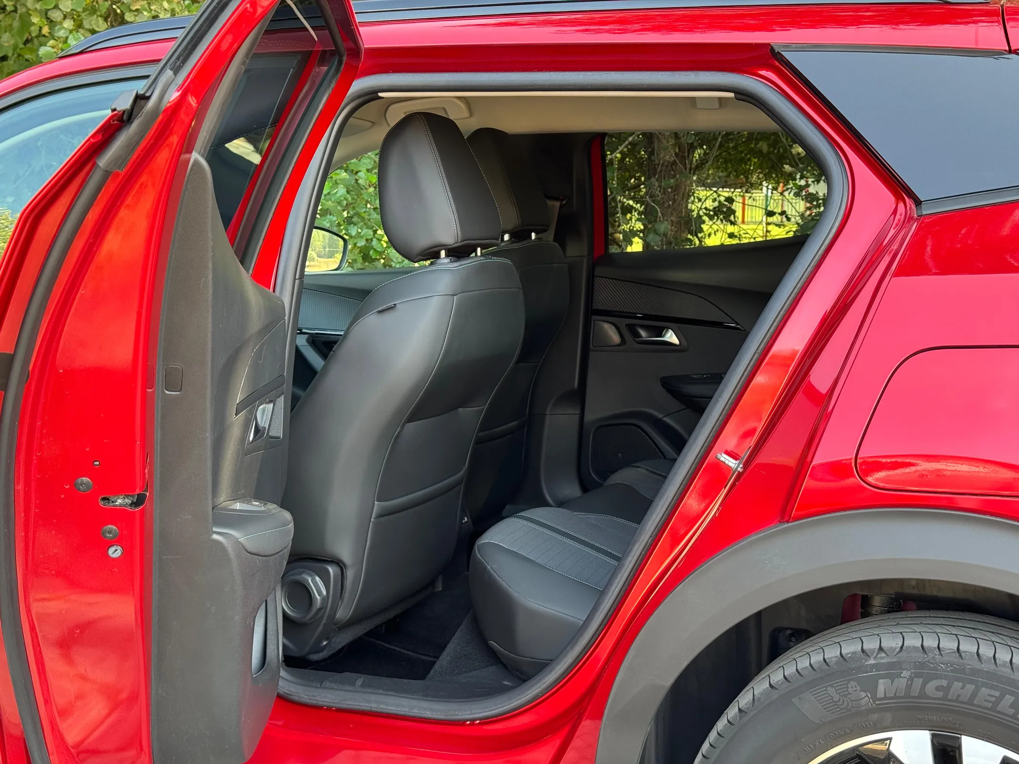 imgi_33_API_NCAUTO_17561410679040-0