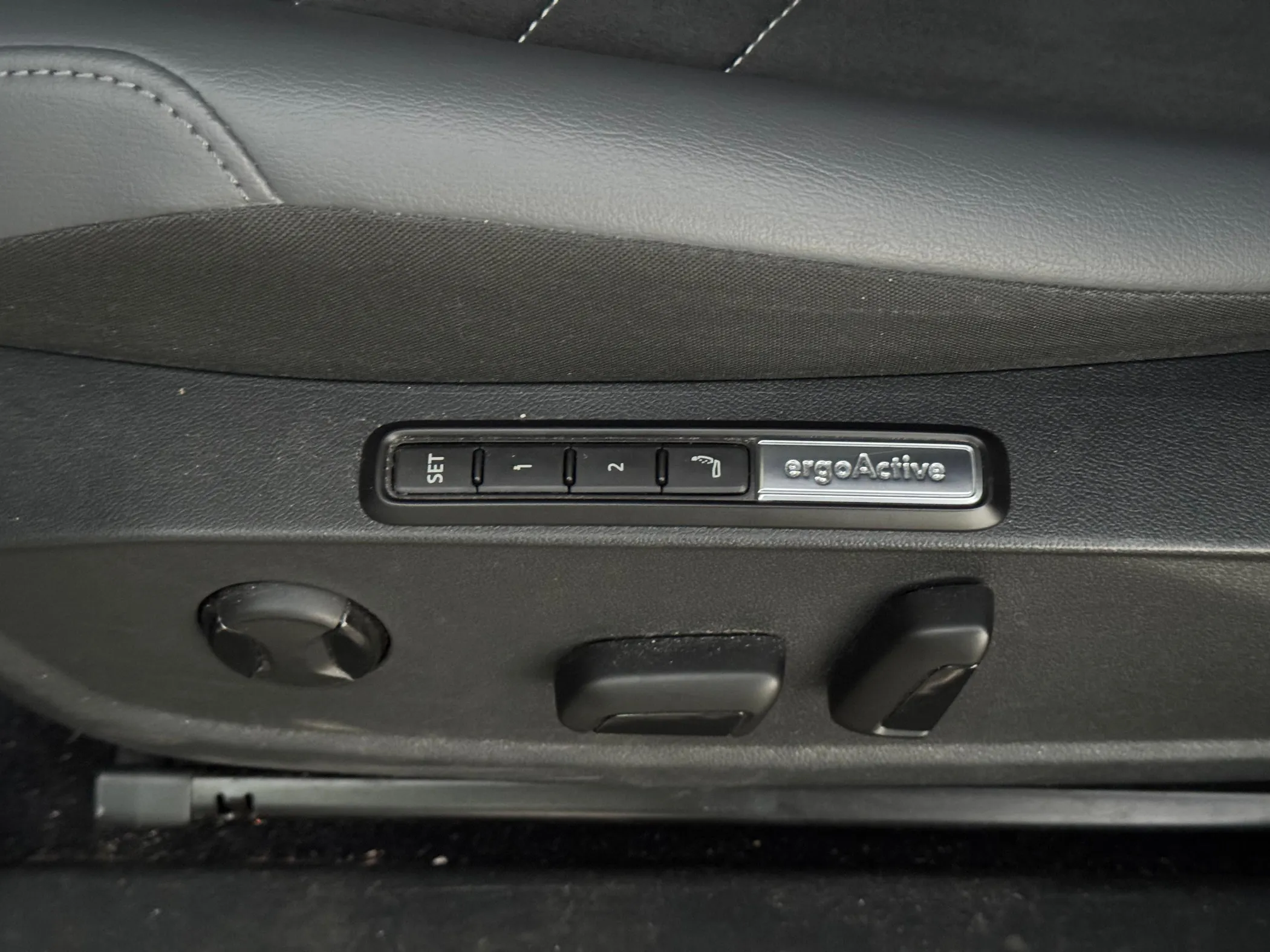 imgi_33_API_NCAUTO_17641783882760-0