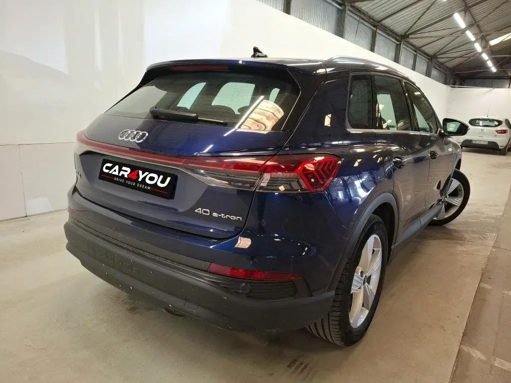 
								Audi Q4 e-tron full									