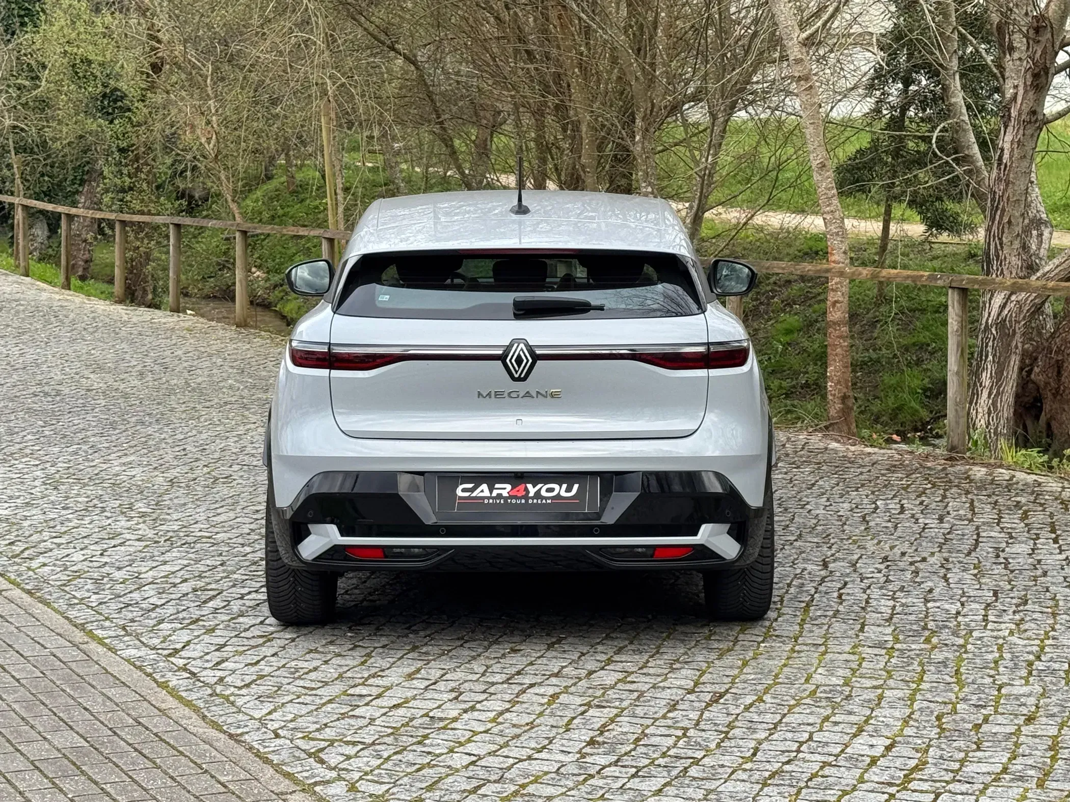 
								Renault Mégane full									