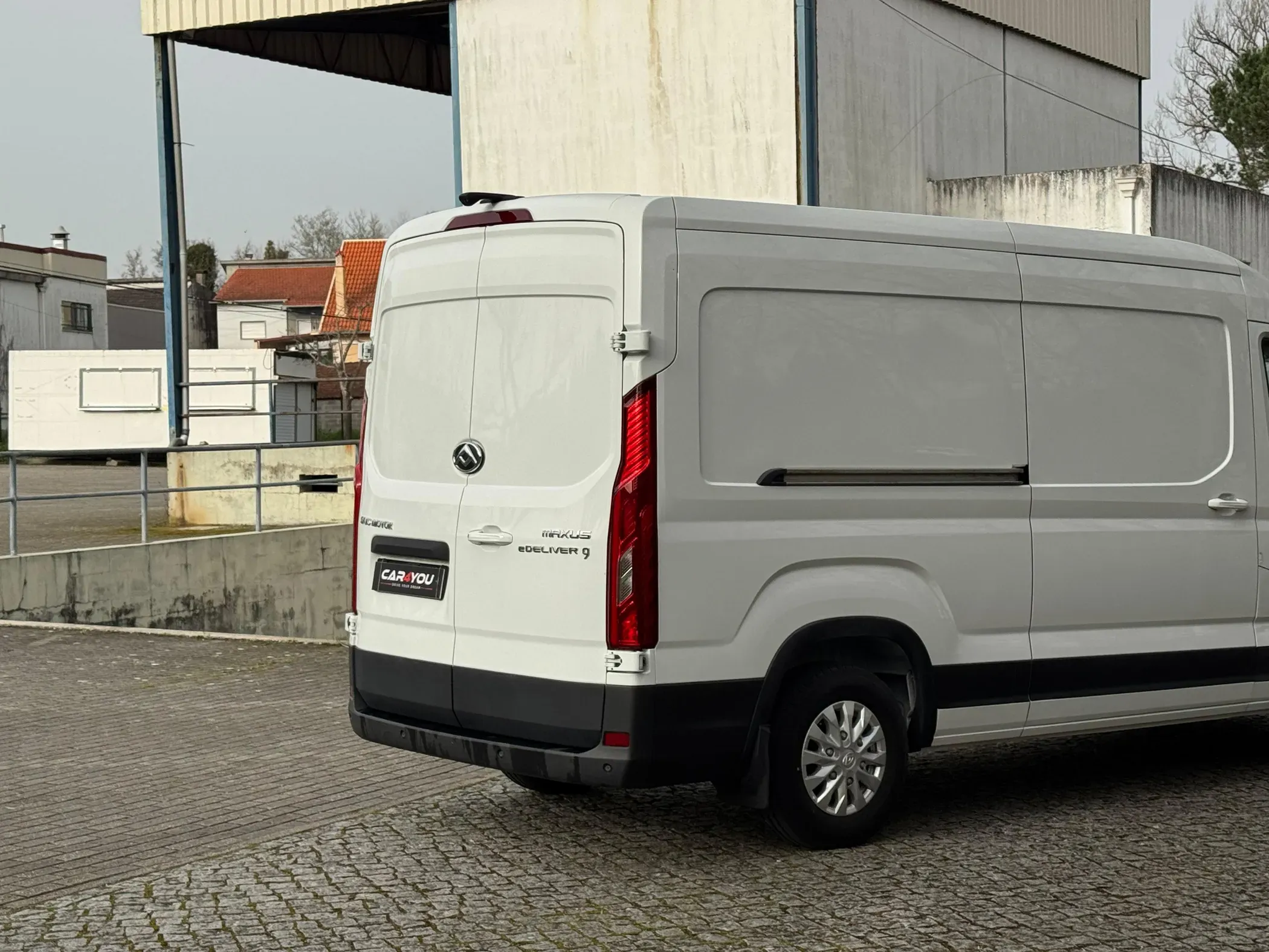 
								Maxus eDeliver full									