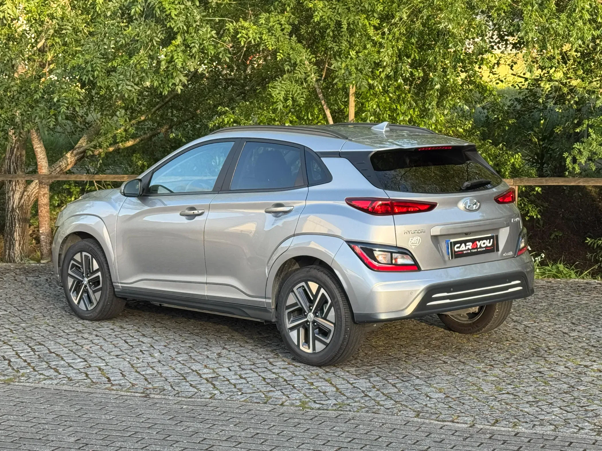 
								Hyundai Kauai full									