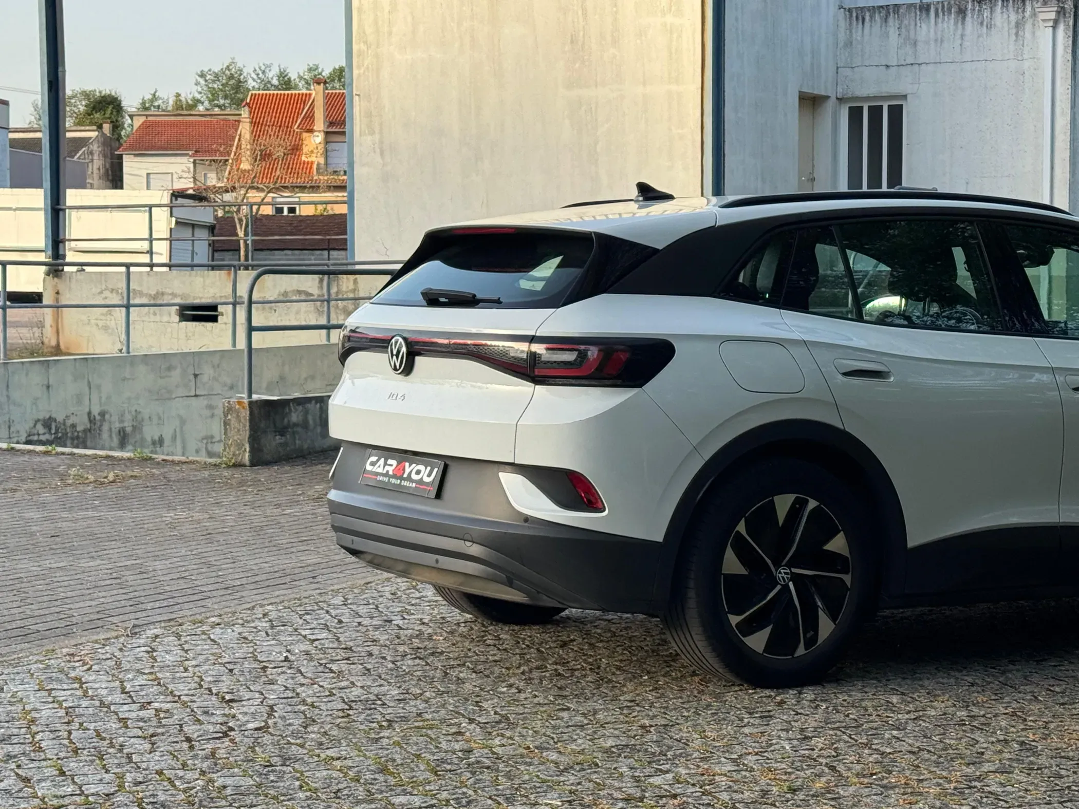 
								Volkswagen ID.4 full									