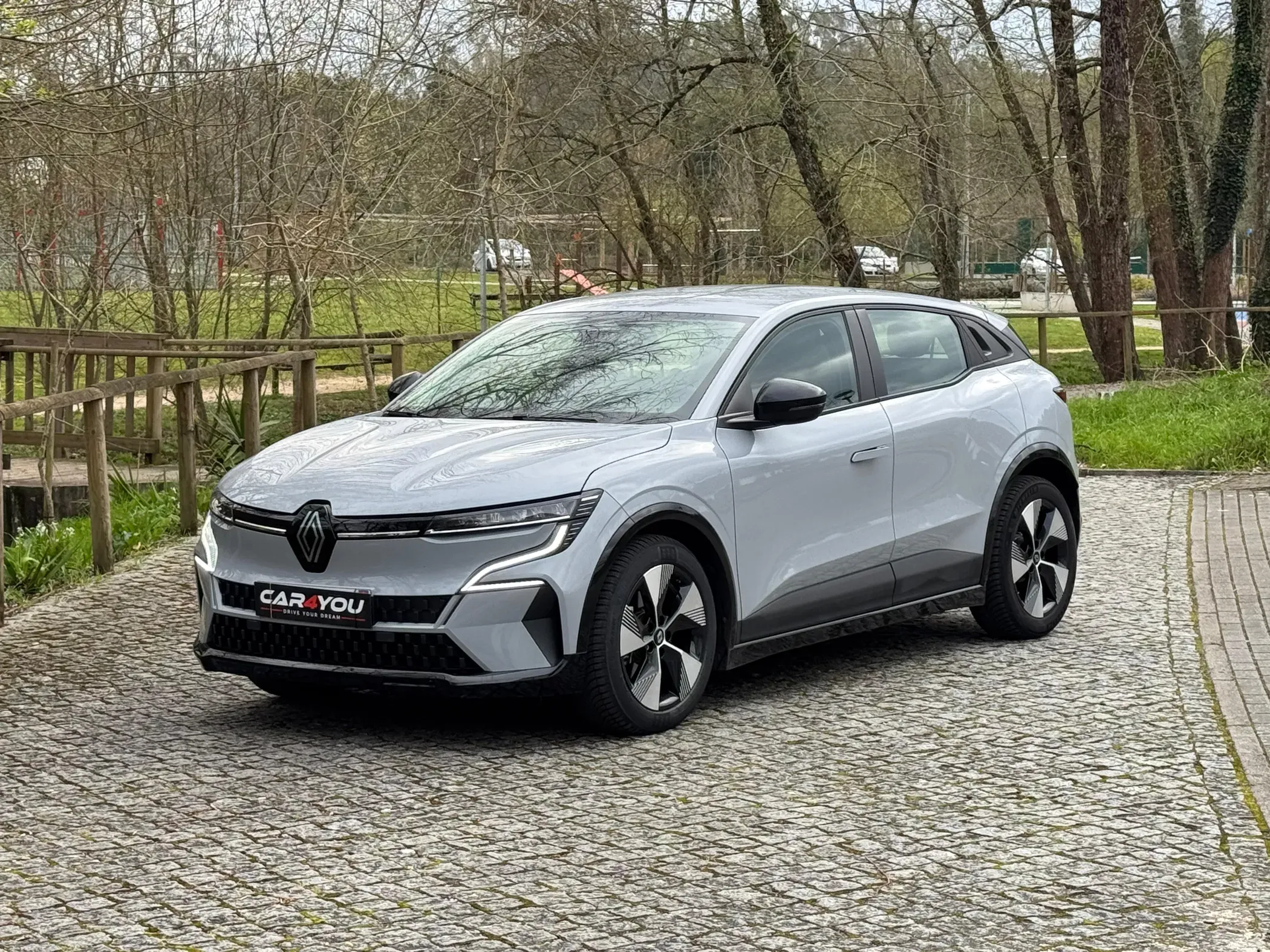 
								Renault Mégane full									