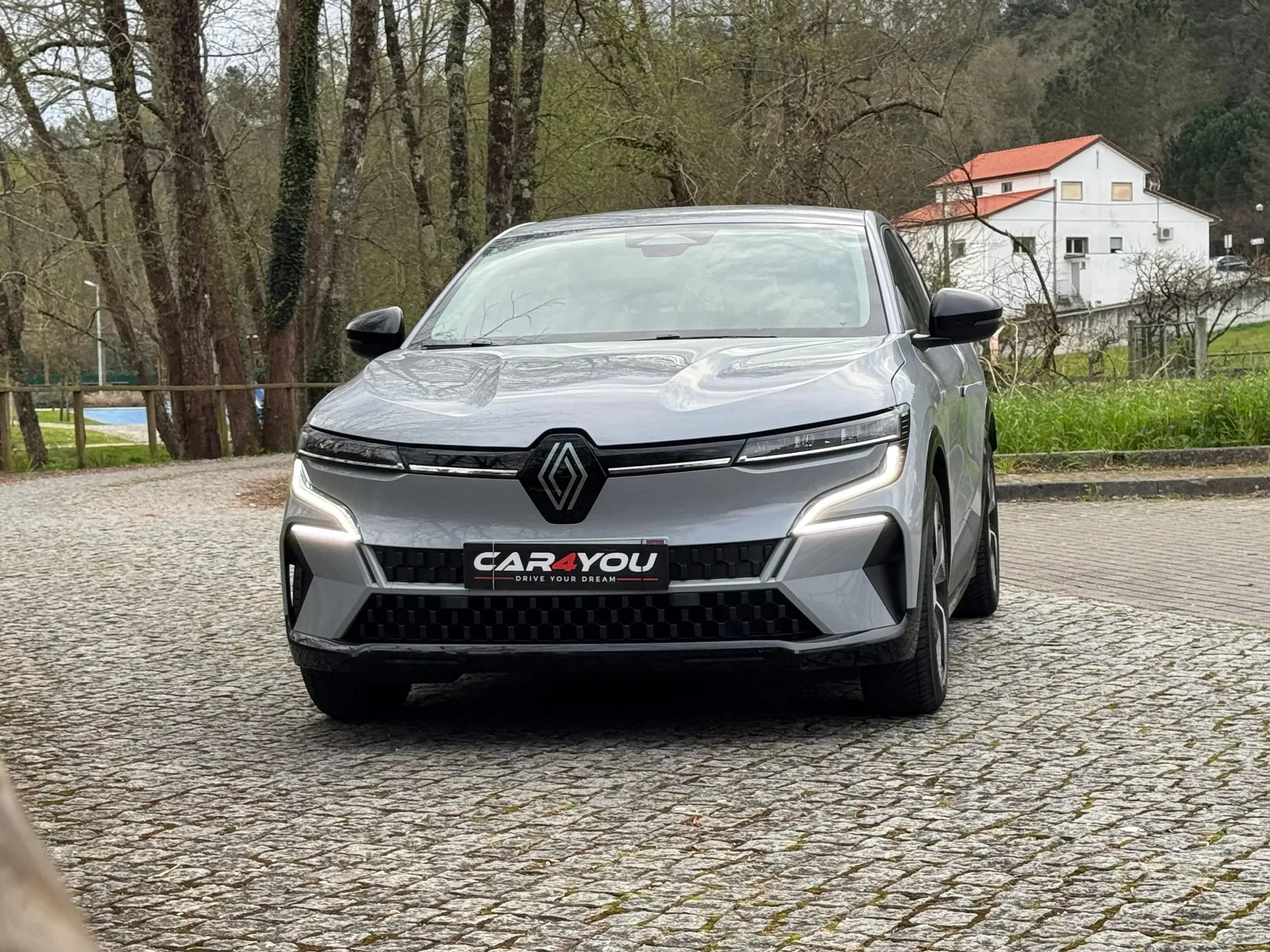 
								Renault Mégane full									