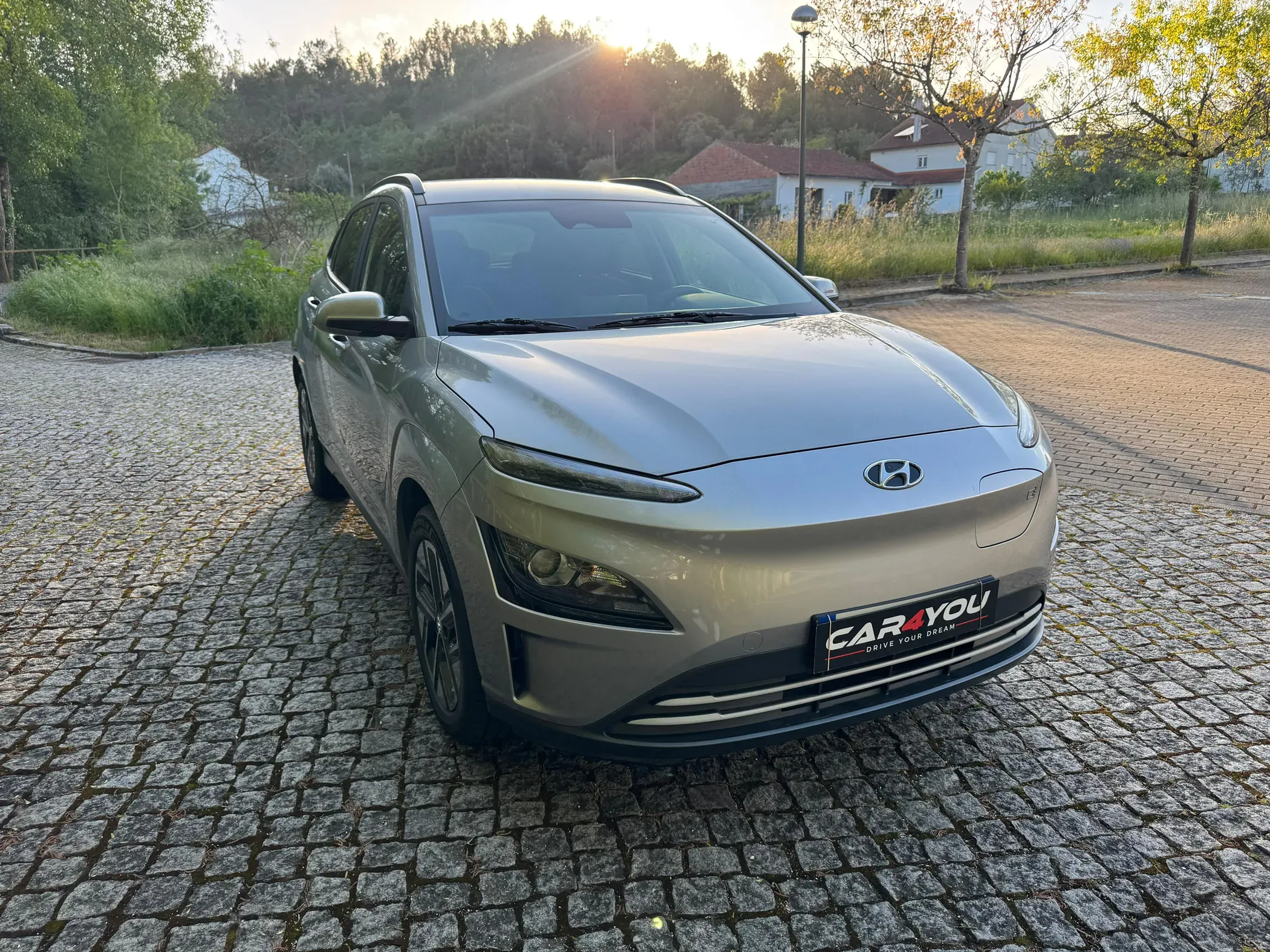 
								Hyundai Kauai full									