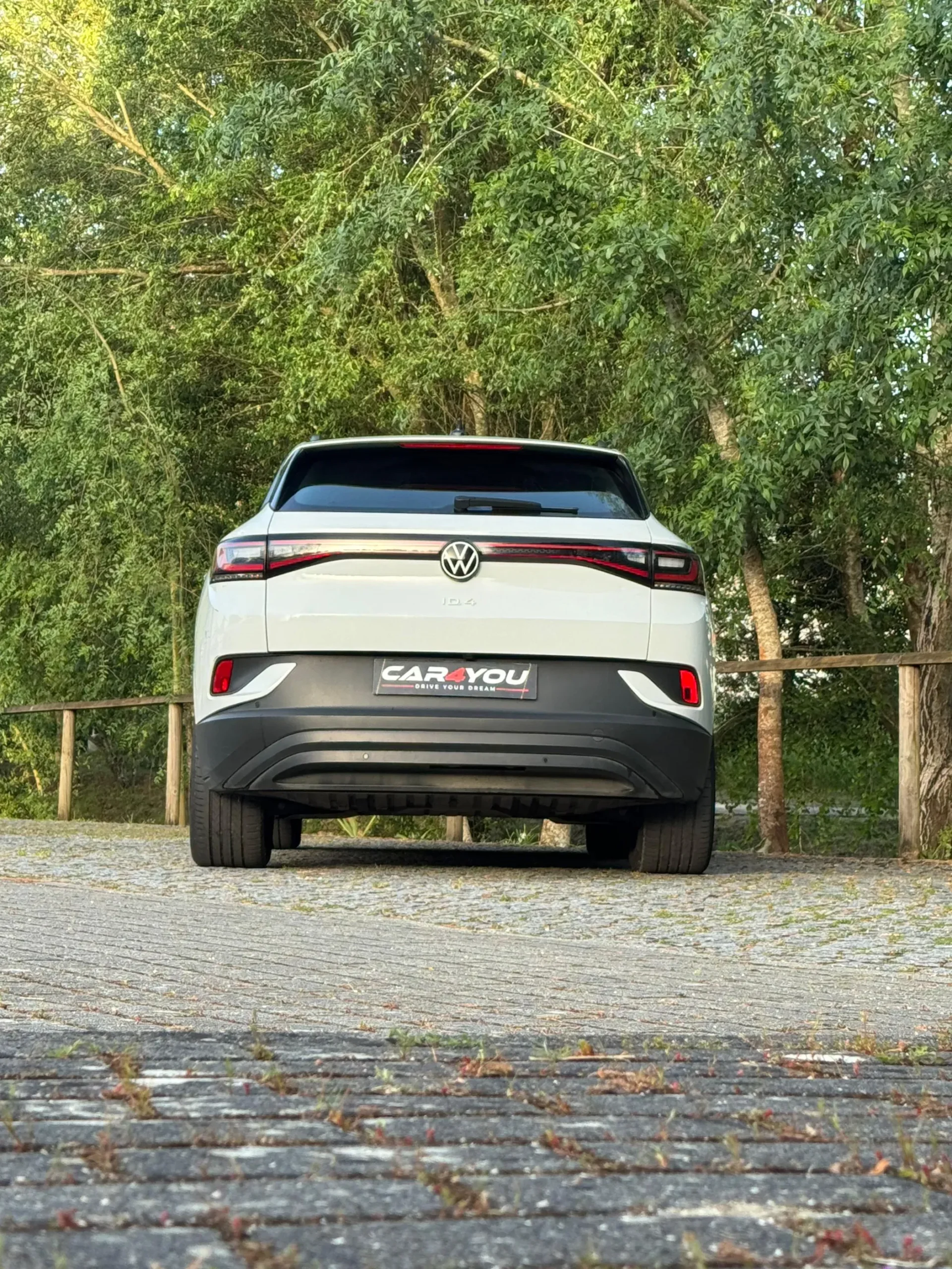 
								Volkswagen ID.4 full									
