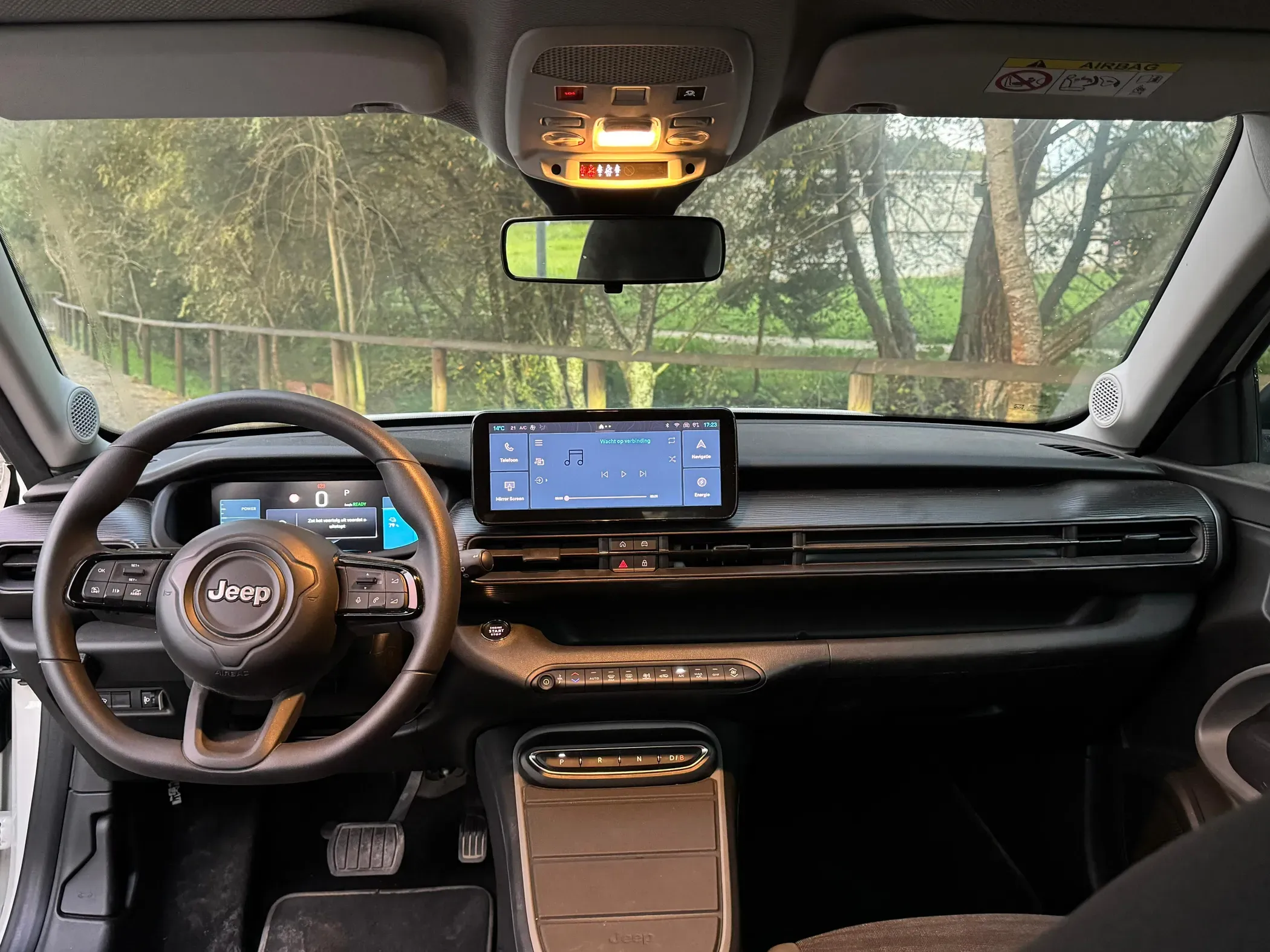 
								Jeep Avenger full									