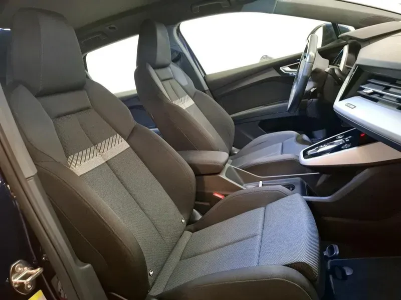
								Audi Q4 e-tron full									