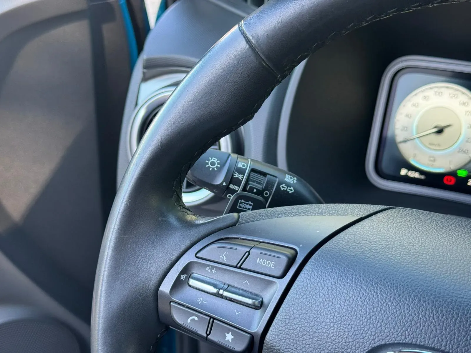 
								Hyundai Kauai full									