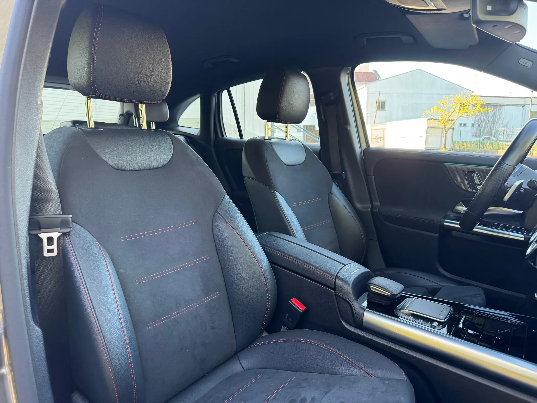 
								Mercedes Benz EQA 250 full									