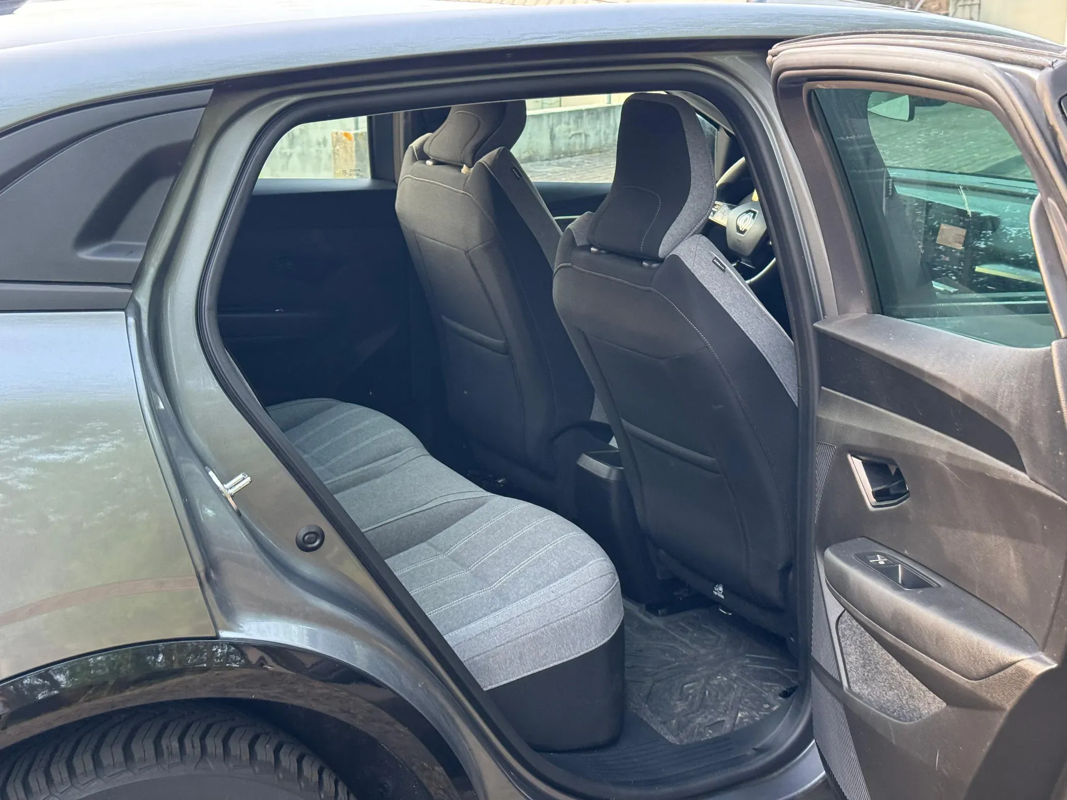 
								Renault Mégane E-Tech full									