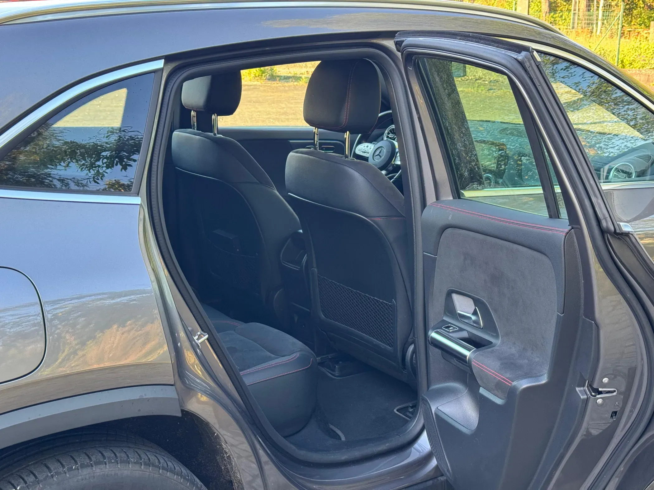 
								Mercedes Benz EQA 250 full									