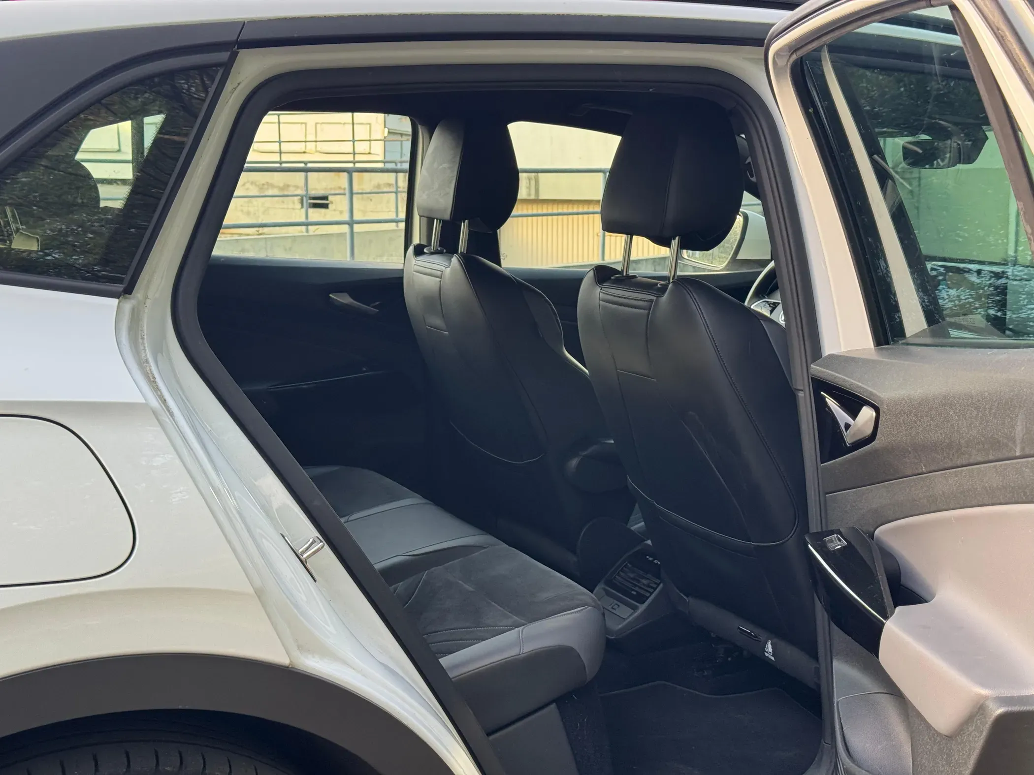 
								Volkswagen ID.4 full									