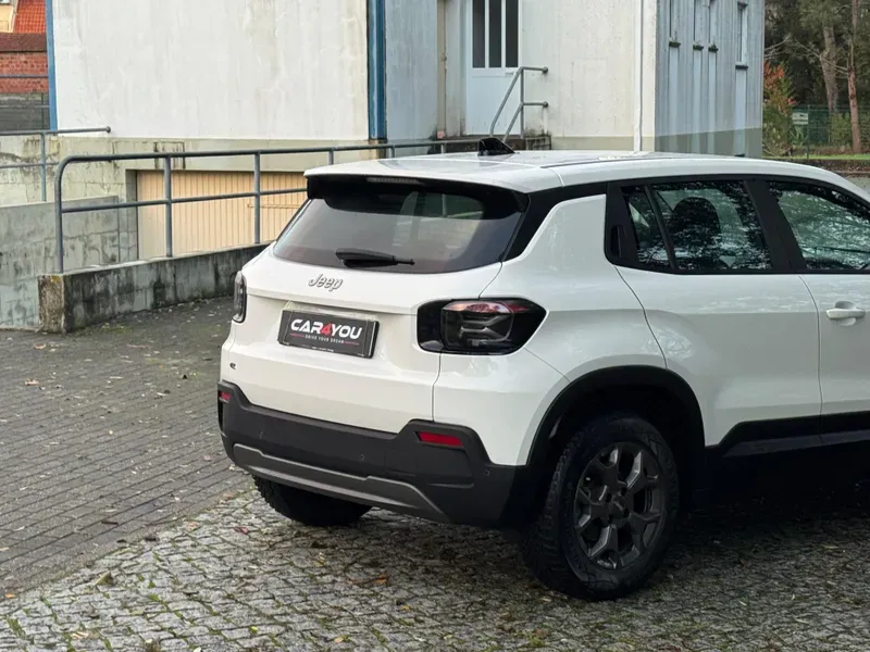 
								Jeep Avenger full									