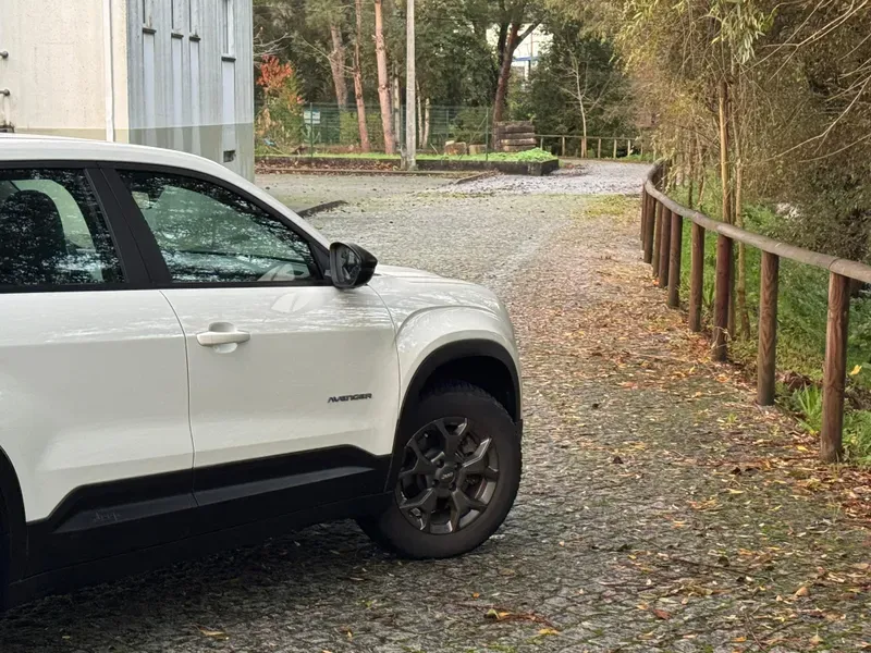 
								Jeep Avenger full									