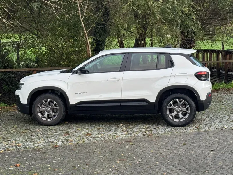 
								Jeep Avenger full									