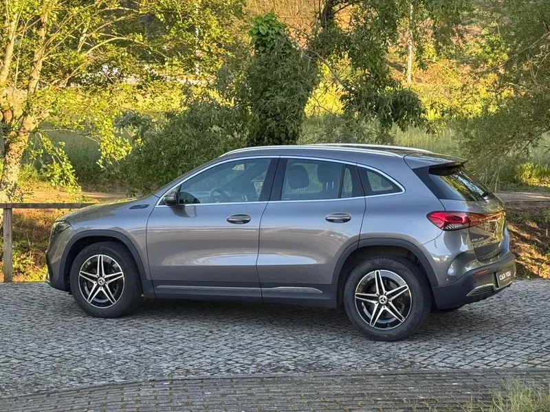 
								Mercedes Benz EQA 250 full									