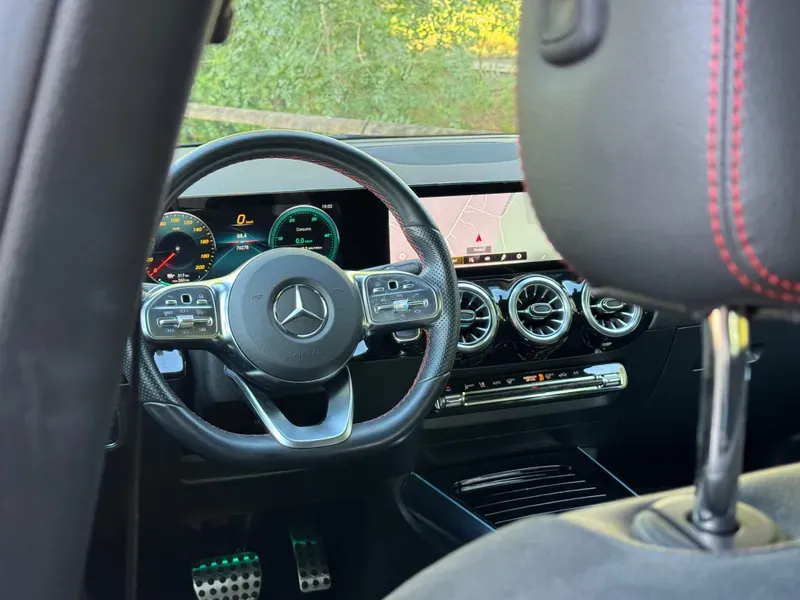 
								Mercedes Benz EQA 250 full									