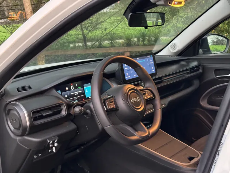 
								Jeep Avenger full									