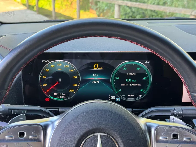 
								Mercedes Benz EQA 250 full									