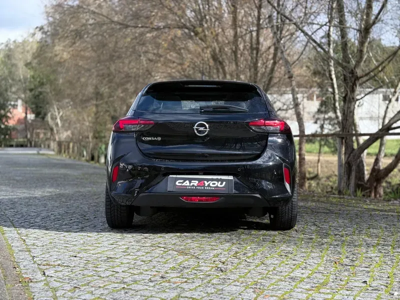 
								Opel Corsa-e full									