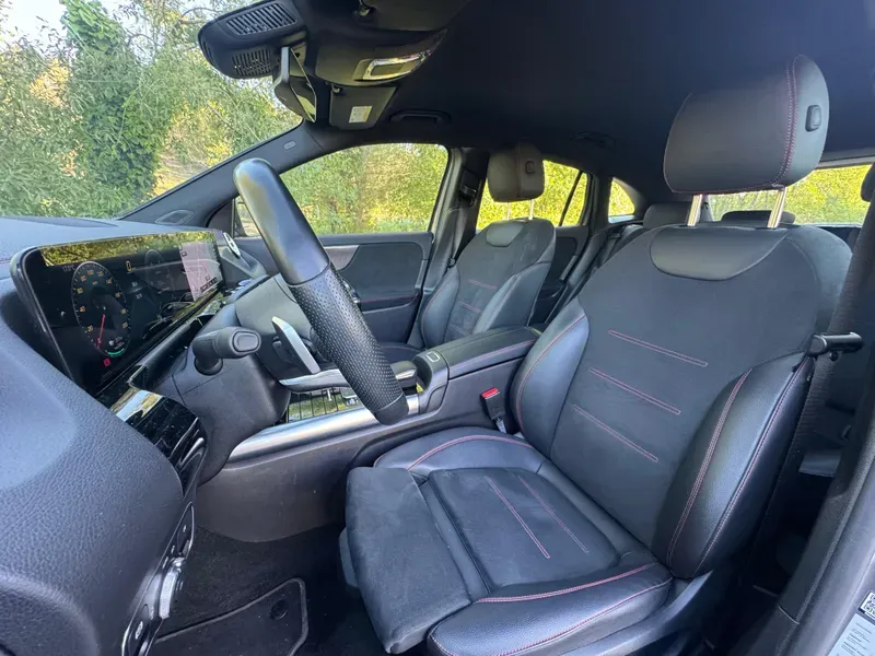 
								Mercedes Benz EQA 250 full									