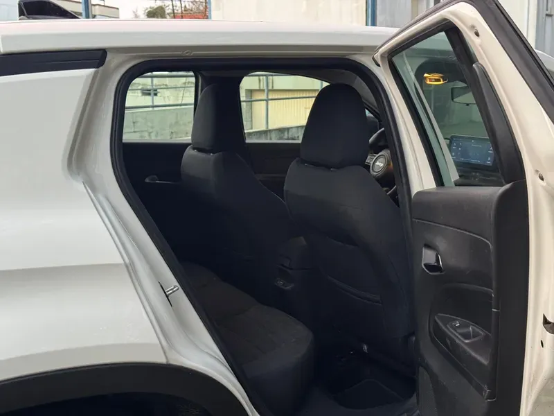 
								Jeep Avenger full									
