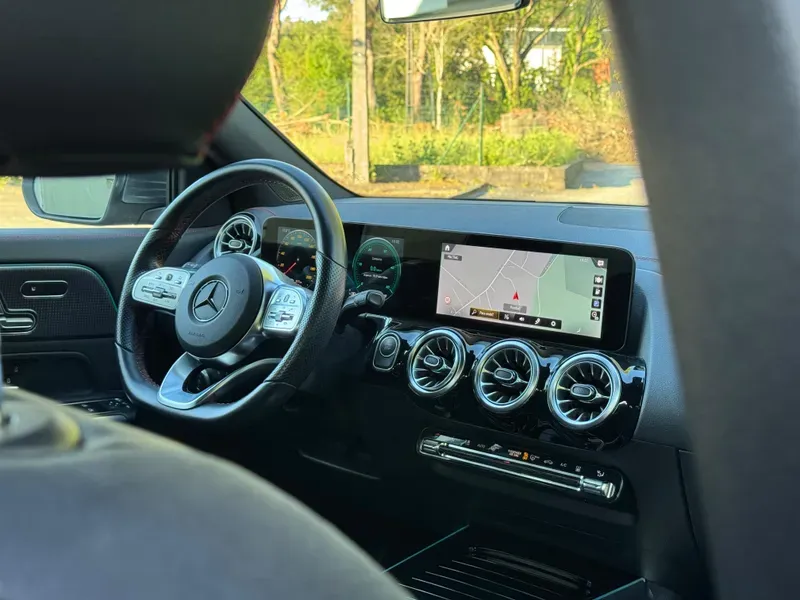 
								Mercedes Benz EQA 250 full									