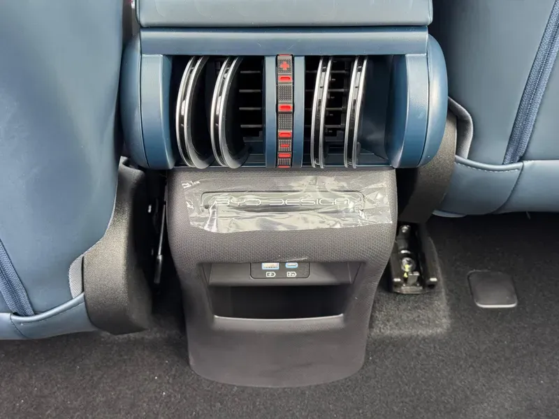 
								BYD ATTO 3 full									
