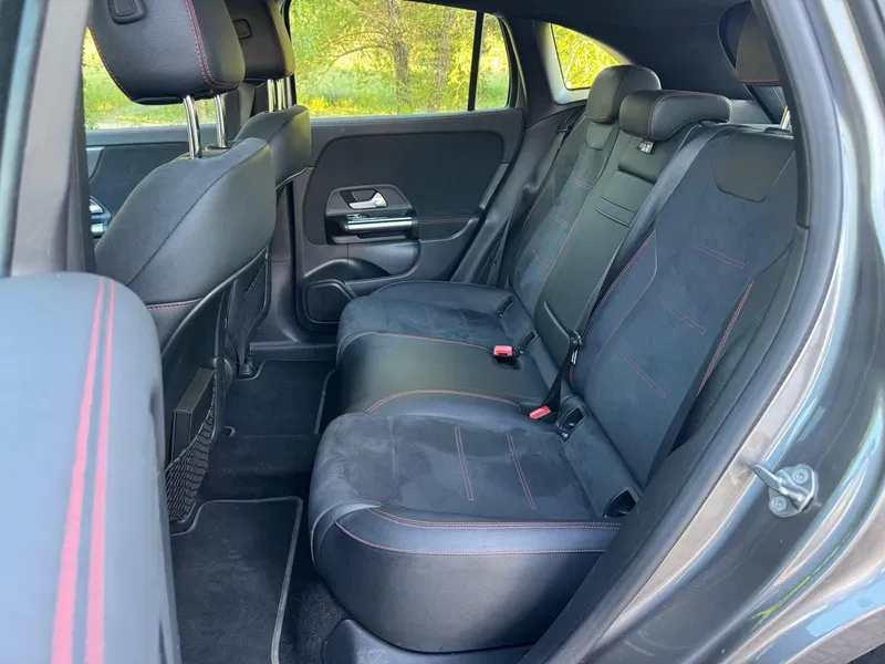 
								Mercedes Benz EQA 250 full									