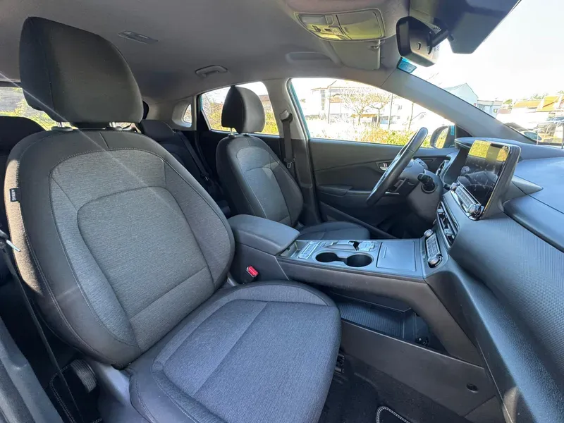 
								Hyundai Kauai full									