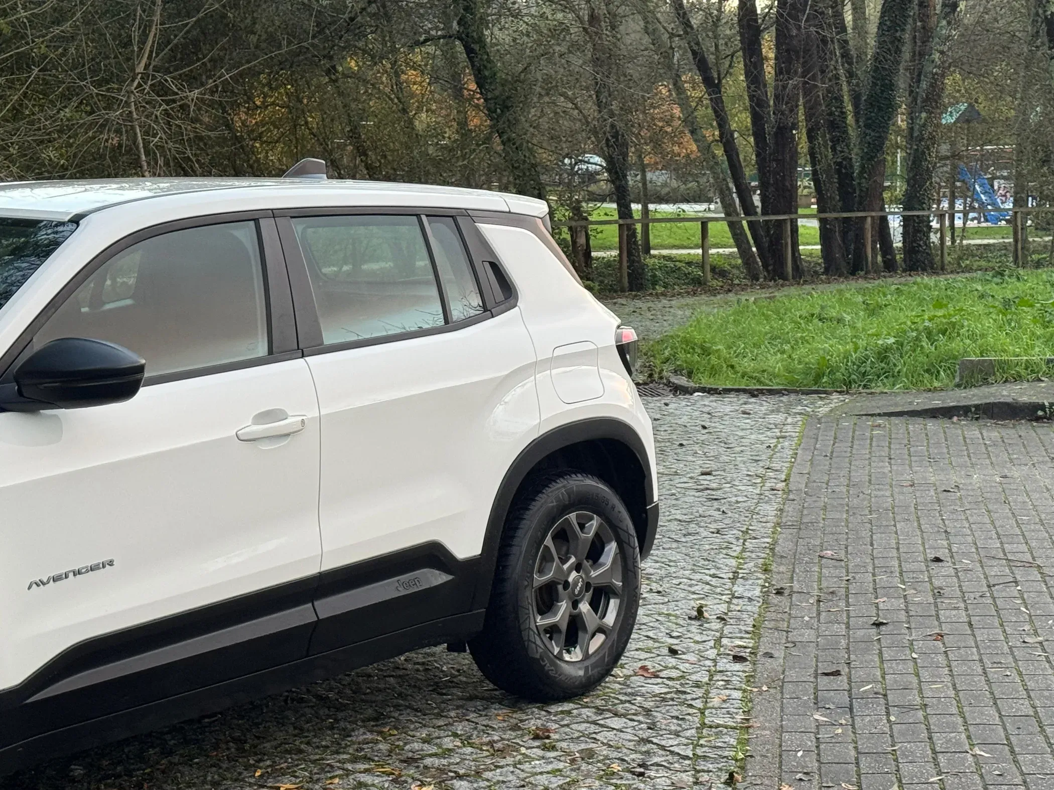 
								Jeep Avenger full									