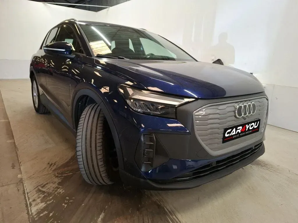 
								Audi Q4 e-tron full									